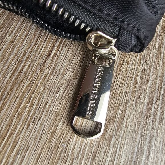 Steve Madden Black Belt Bag with Smooth Leather Finish - Picture 3 of 6